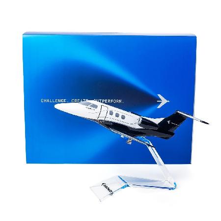 PHENOM 100EX 1:50